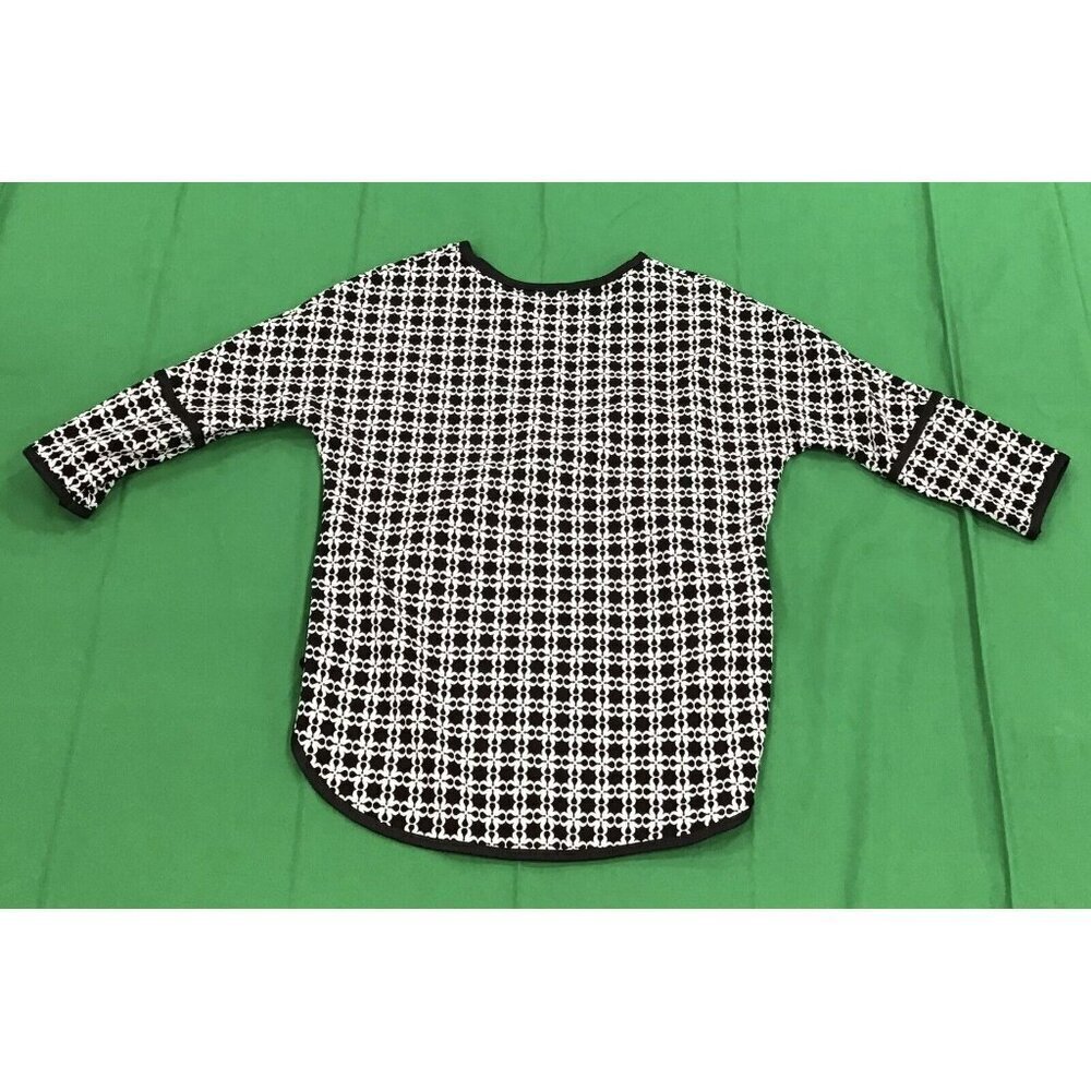 Womans Size Small Black and White Pattern Shirt - Picture 2 of 2